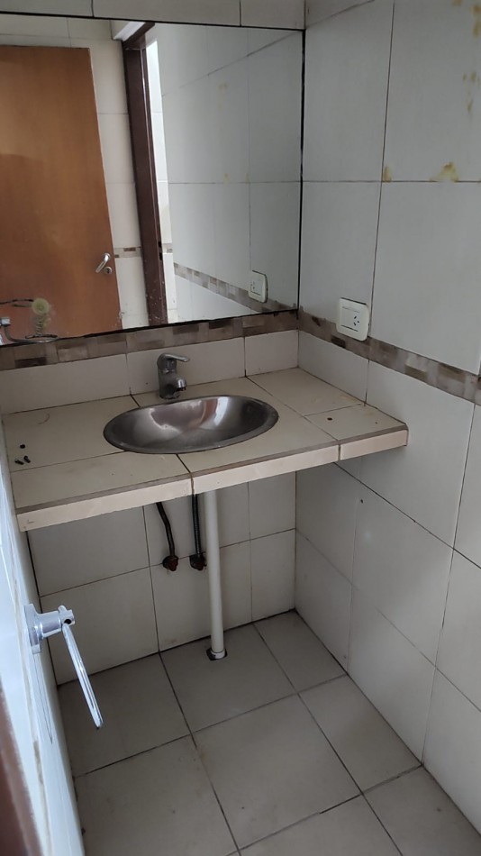 20E/ 68 Y 69 - CASA INTERNA EN PH- 3 DORM - DOS BAÑOS - PATIO- APTO BANCO  