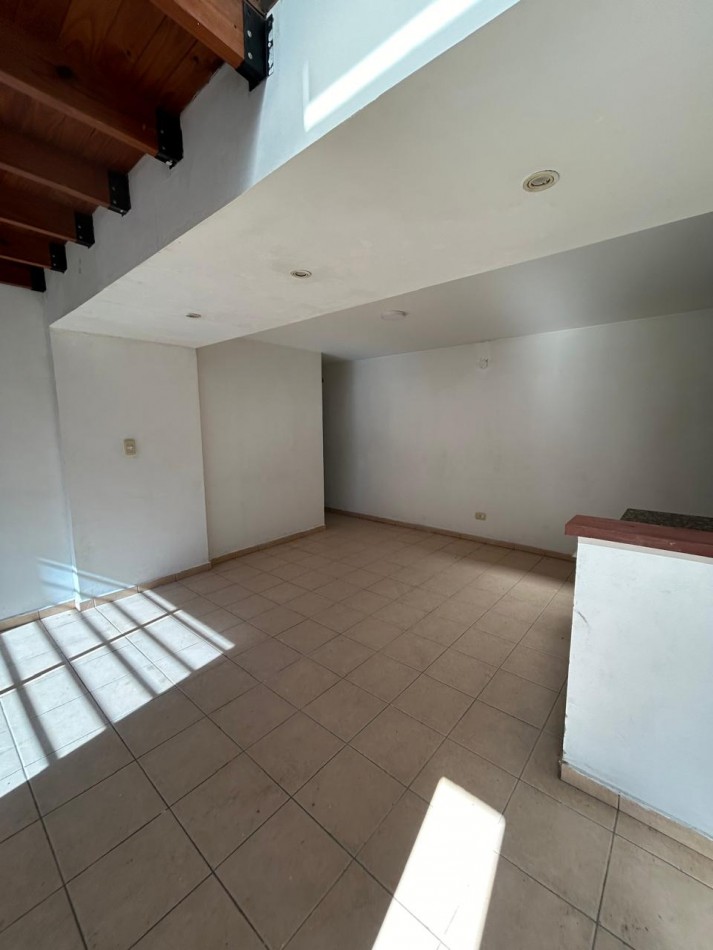 20E/ 68 Y 69 - CASA INTERNA EN PH- 3 DORM - DOS BAÑOS - PATIO- APTO BANCO  