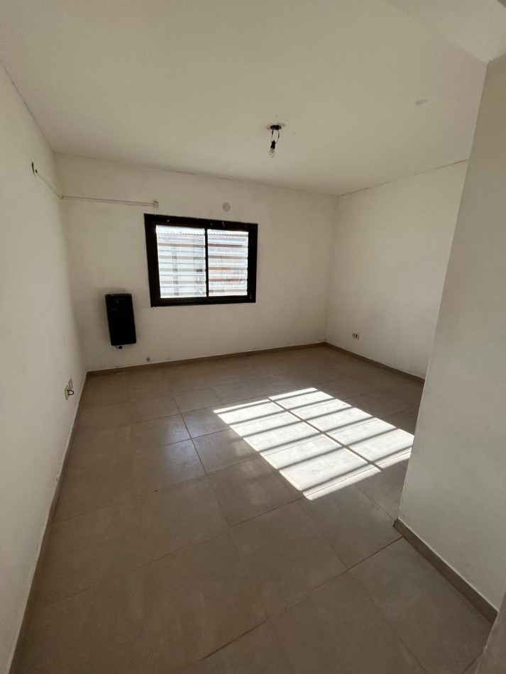 20E/ 68 Y 69 - CASA INTERNA EN PH- 3 DORM - DOS BAÑOS - PATIO- APTO BANCO  