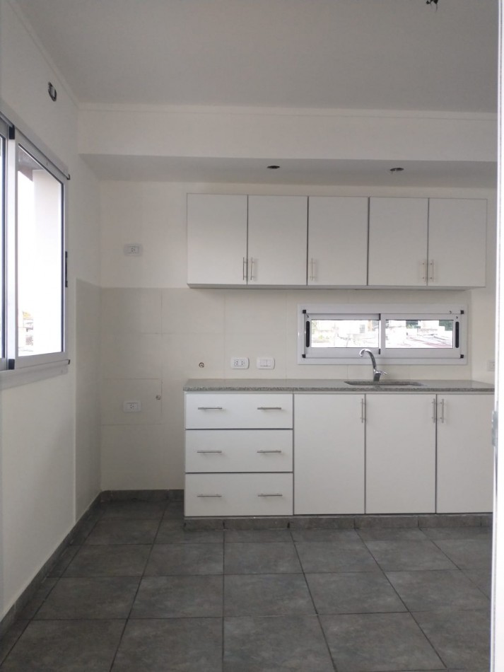 139 E/ 46 Y 47 - 1 DORM CON COCHERA -A ESTRENAR 