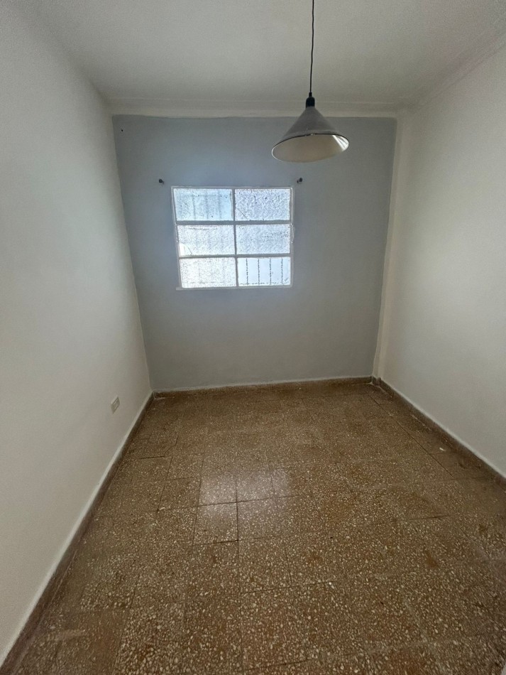 70 E/ 4 Y 4 - PH INTERNO CON PATIO - DOS DORMITORIOS - LA PLATA