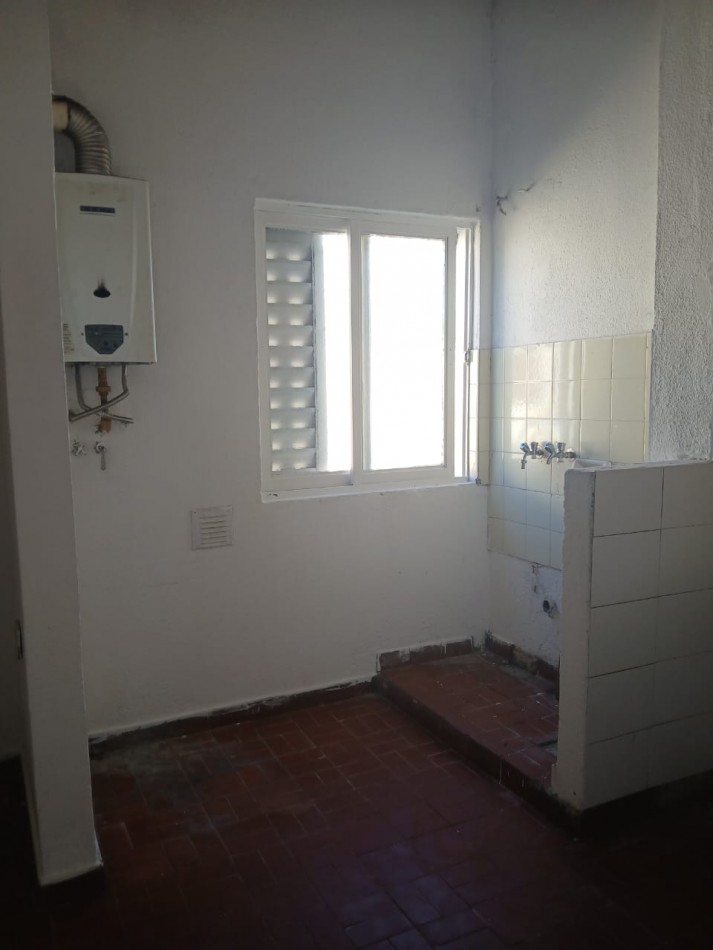 58 E/ 28 Y 29 - 2 DORM - 2 DO PISO POR ESCALERA