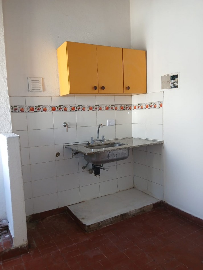 58 E/ 28 Y 29 - 2 DORM - 2 DO PISO POR ESCALERA