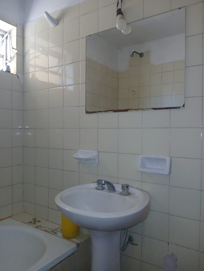 58 E/ 28 Y 29 - 2 DORM - 2 DO PISO POR ESCALERA