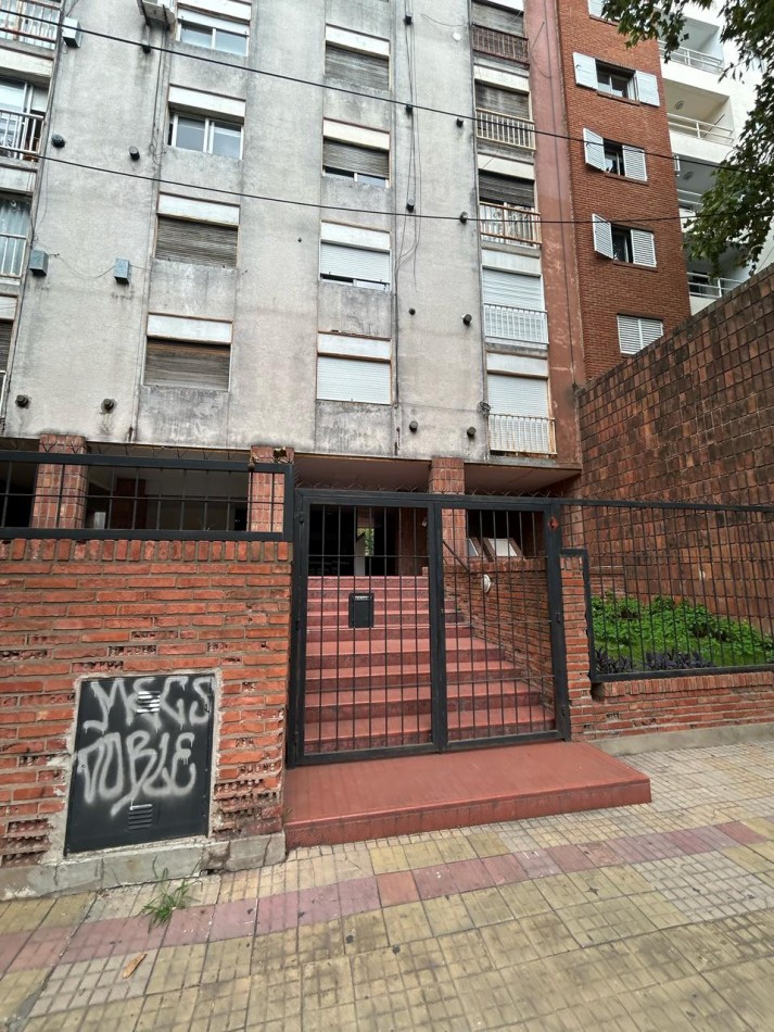 2 e/ 40 y 41 - dos dormitorios - zona estudiante 