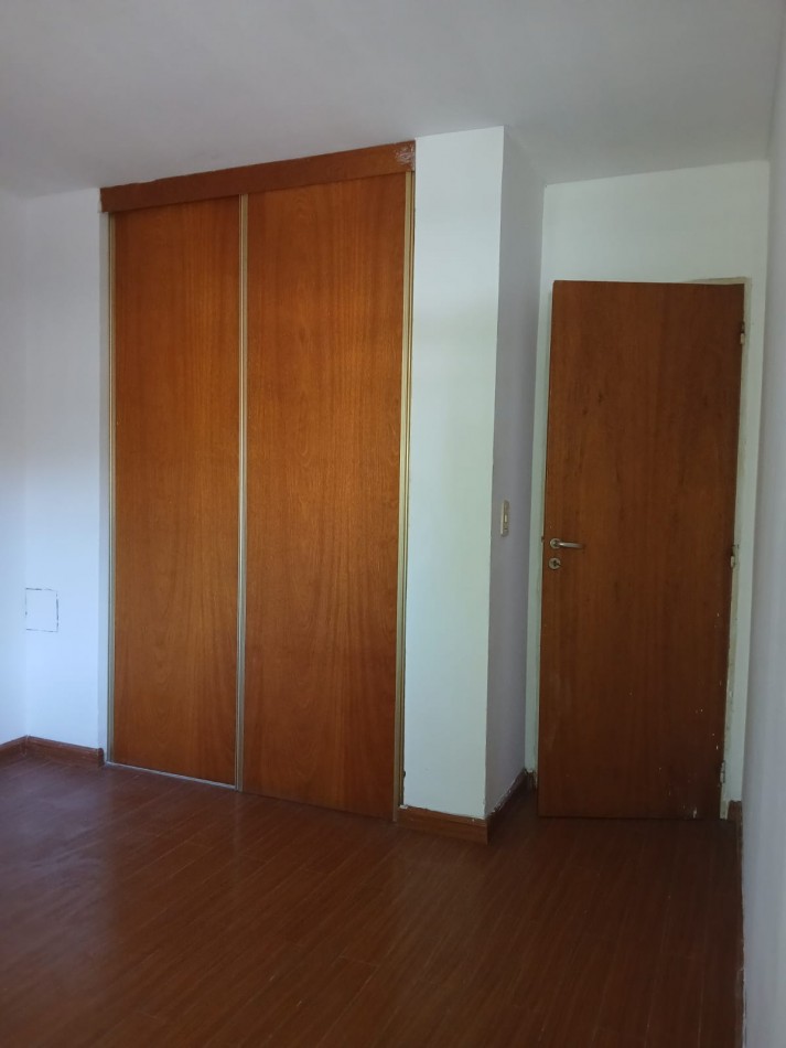 5 ESQ 58 - EXCELENTE DEPARTAMENTO DE 2 DORMITORIOS CON COCHERA EN ALQUILER 