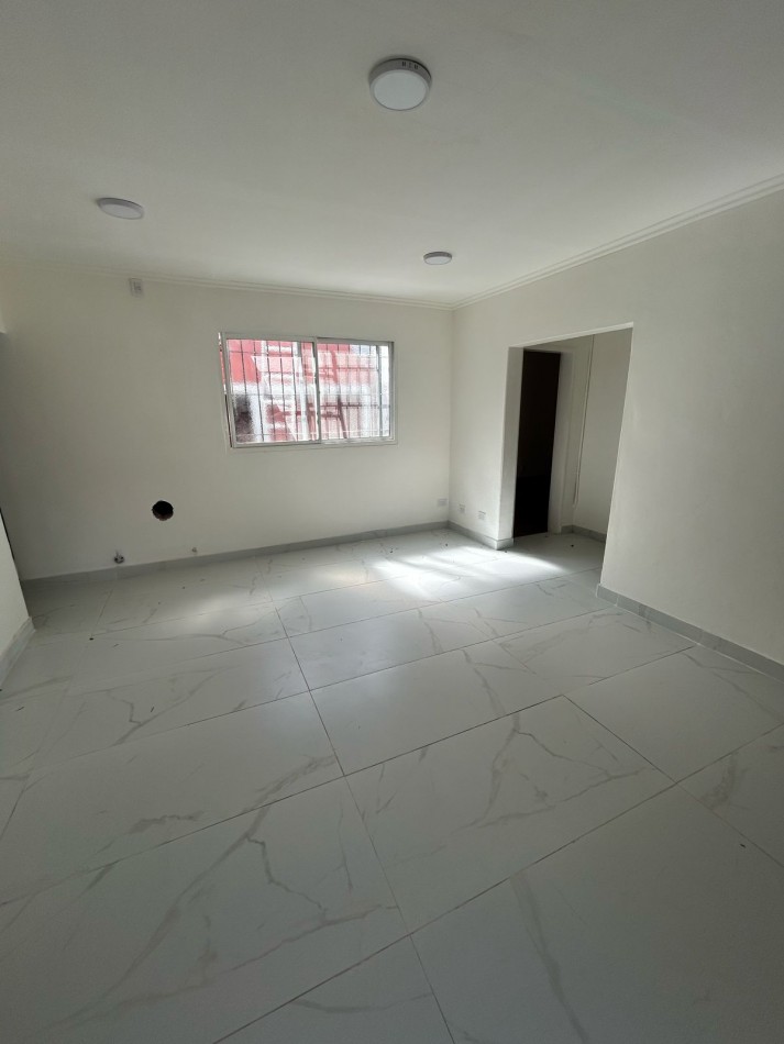 12 E/ 75 Y 76- CASA EN PH - 4 DORMITORIOS- COCHERA- VILLA ELVIRA