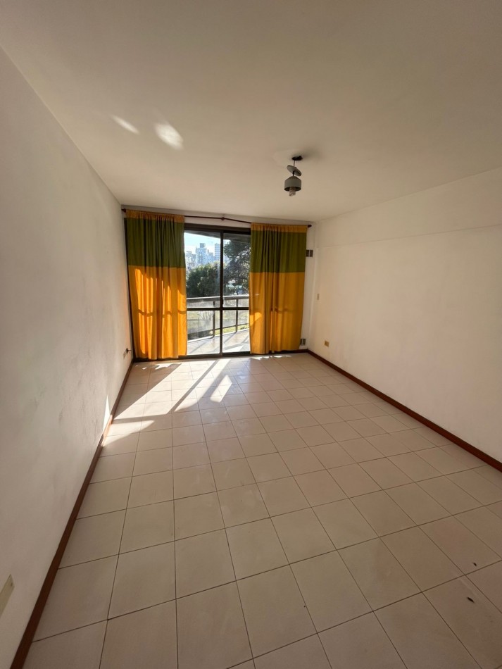 PLAZA ITALIA - EXCELENTE DEPARTAMENTO DE 2 DORMITORIOS EN ALQUILER 