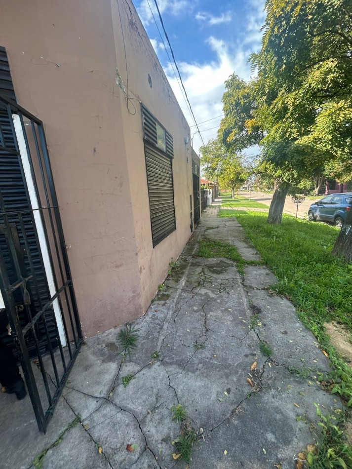 144 ESQ 55- VENTA LOTE CON TRES LOCALES - 10 X 20