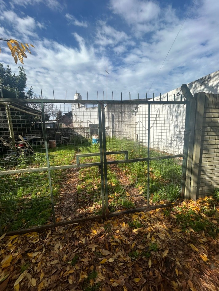 144 ESQ 55- VENTA LOTE CON TRES LOCALES - 10 X 20