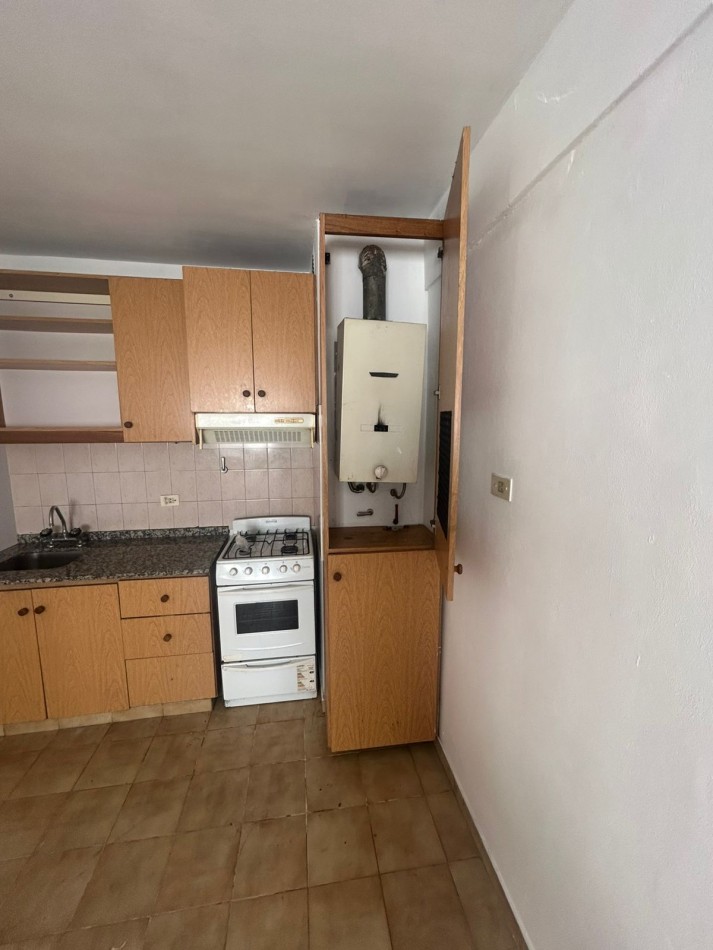 46 e/ 14 y 15 - 1 dorm con balcon - luminoso 