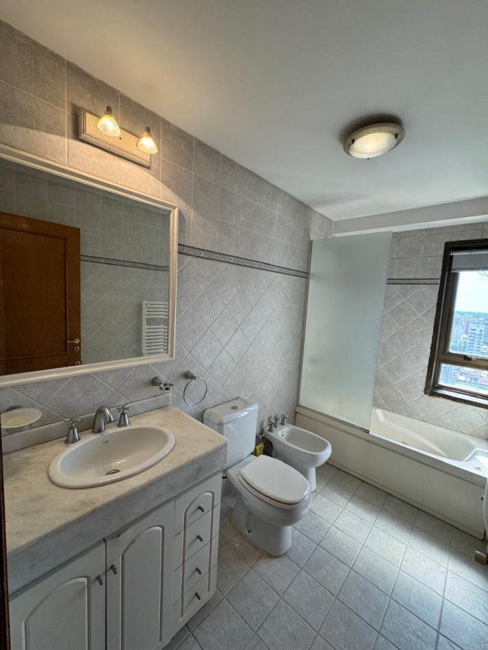53 E/ 10 Y 11 - 2 DORM CON COCHERA - CENTRO DE LA PLATA 