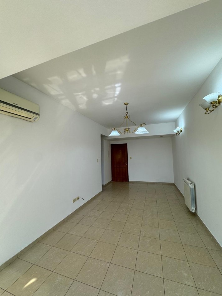 53 E/ 10 Y 11 - 2 DORM CON COCHERA - CENTRO DE LA PLATA 