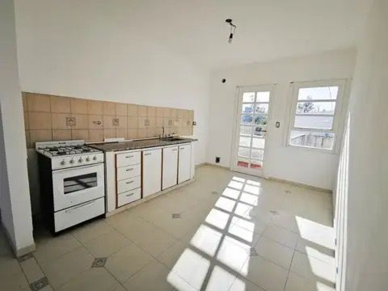 34 E/ 28 Y 29 - DEPARTAMENTO EN PLANTA ALTA - APTO BANCO - LA PLATA