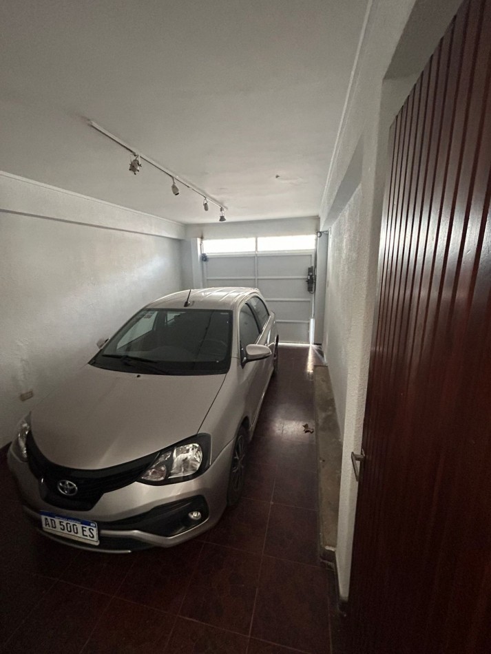6 E/ 57 Y 58- CASA EN ALQUILER - TRES DORMITORIOS - GARAGE - PARQUE
