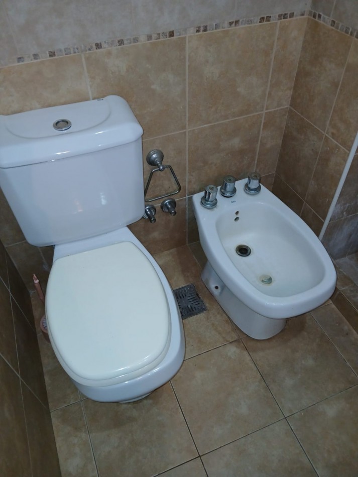 AV60 E/ 29 Y 30- EXCELENTE DEPARTAMENTO DE 1 DORMITORIO CON BALCON Y COCHERA DOBLE- EN ALQUILER 