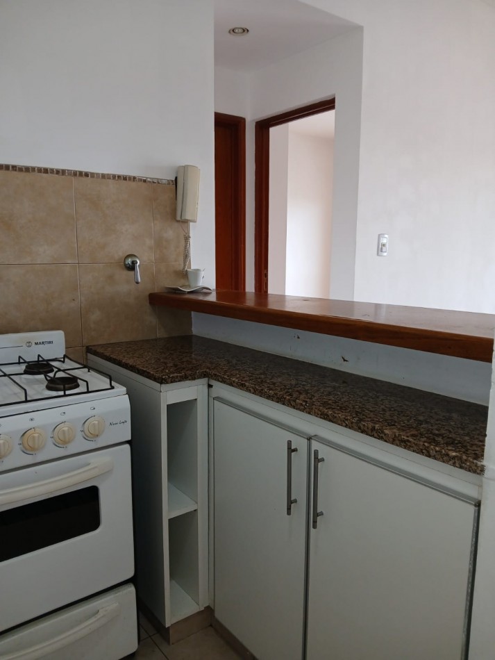 AV60 E/ 29 Y 30- EXCELENTE DEPARTAMENTO DE 1 DORMITORIO CON BALCON Y COCHERA DOBLE- EN ALQUILER 