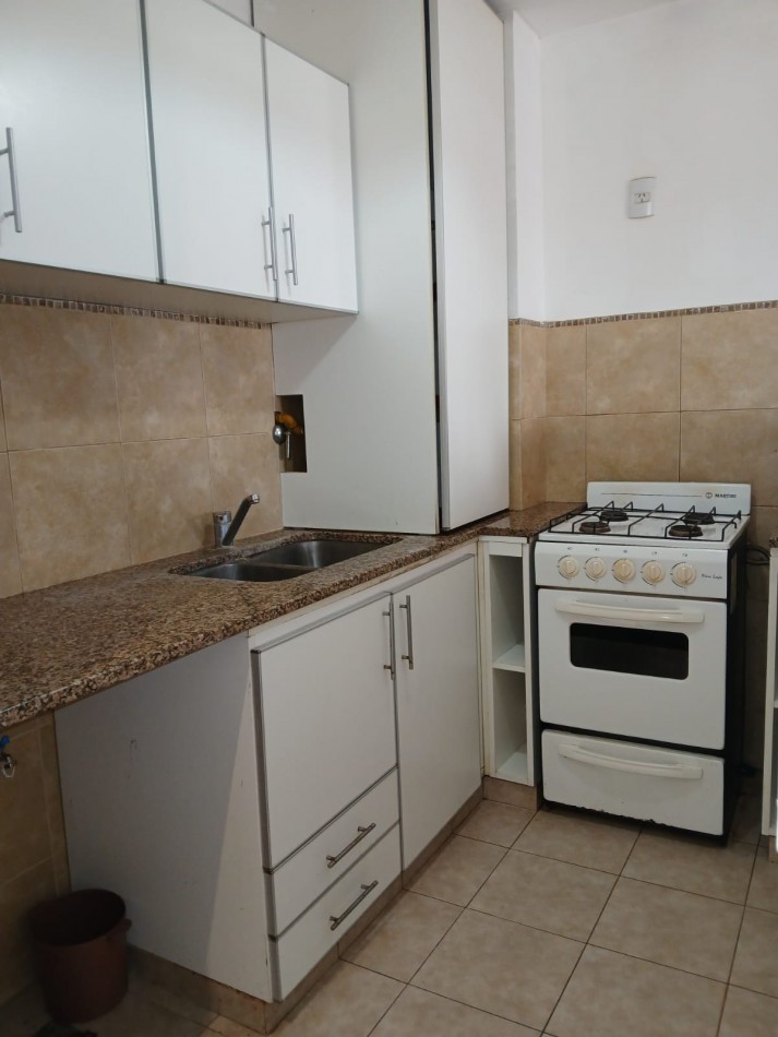 AV60 E/ 29 Y 30- EXCELENTE DEPARTAMENTO DE 1 DORMITORIO CON BALCON Y COCHERA DOBLE- EN ALQUILER 