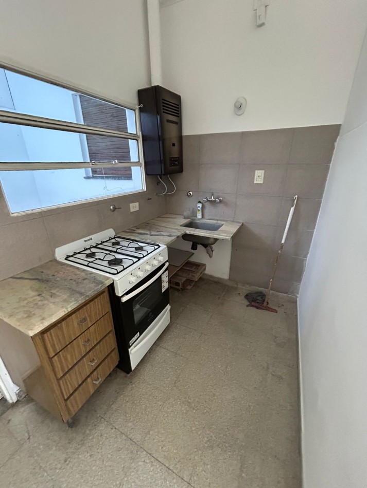 70 e/ 4 y 5 - PH CON ENTRADA INDEPENDIENTE -2 DORM +PATIO 