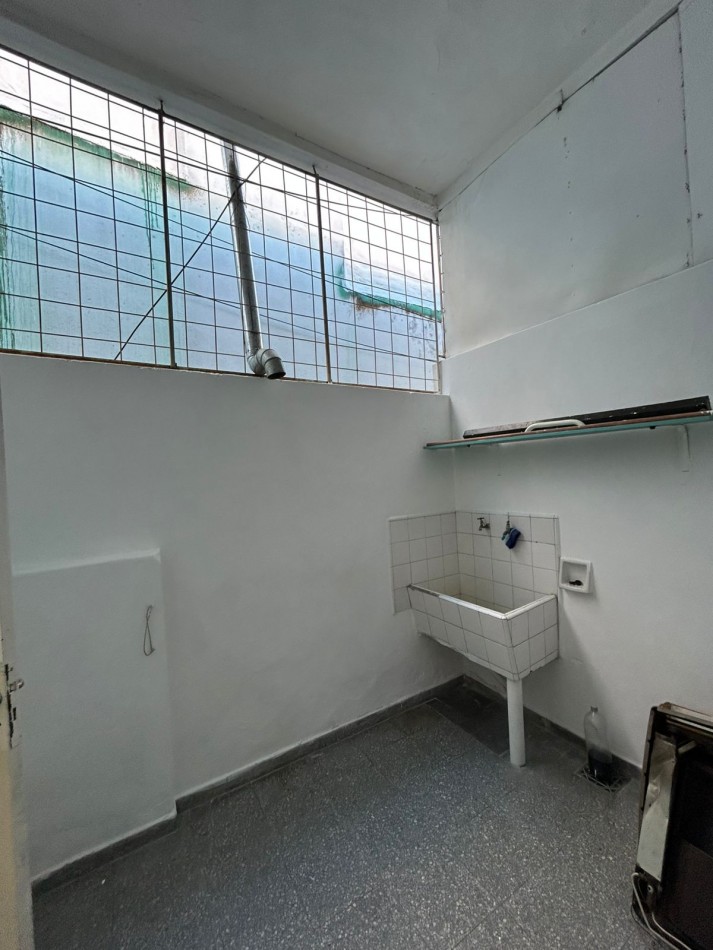 70 e/ 4 y 5 - PH CON ENTRADA INDEPENDIENTE -2 DORM +PATIO 