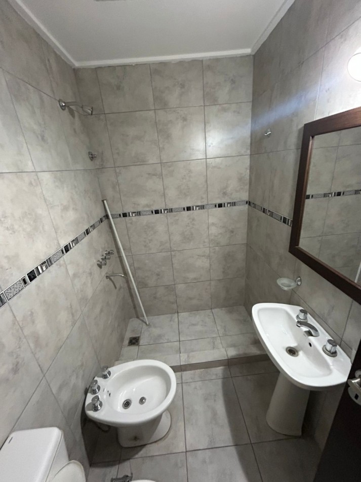 70 e/ 4 y 5 - PH CON ENTRADA INDEPENDIENTE -2 DORM +PATIO 