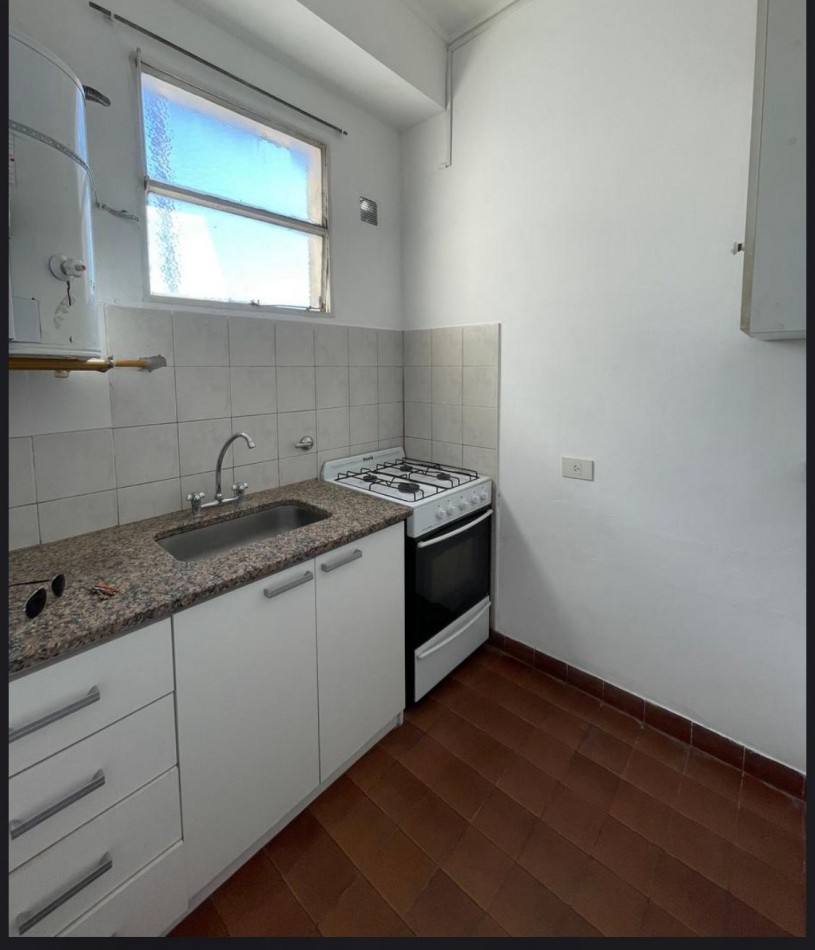 51 esq 8 - depto con terraza privada- centro de la ciudad