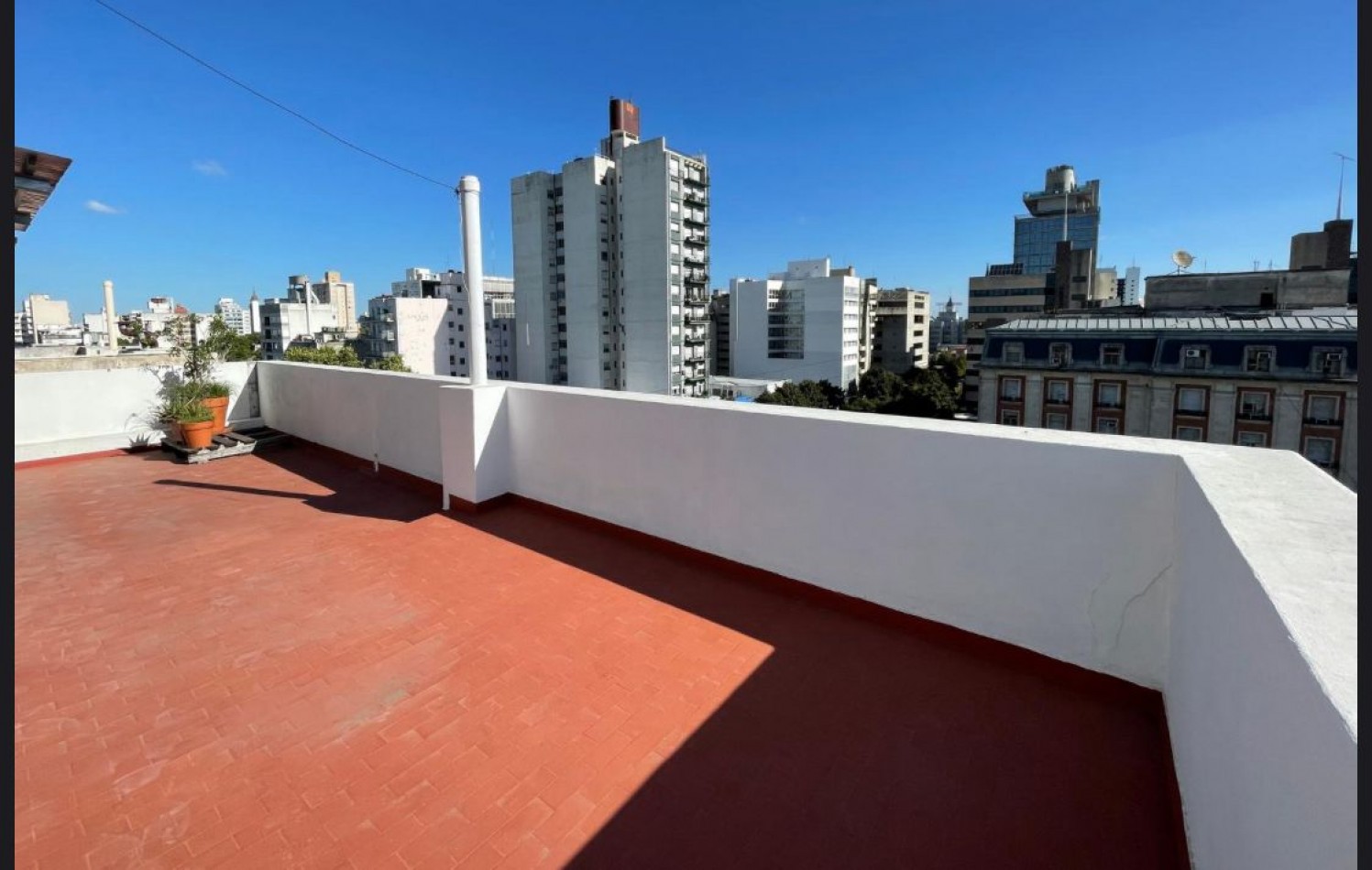 51 esq 8 - depto con terraza privada- centro de la ciudad