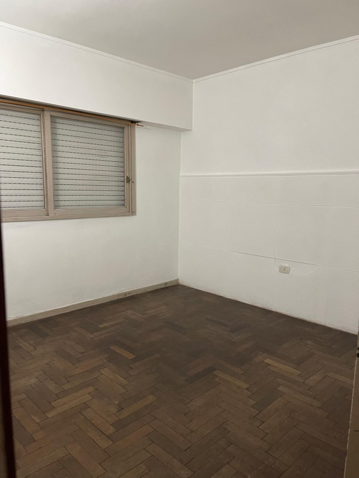 AV 1 E/ 61 Y 62 - PH UN DORMITORIO - CON PATIO