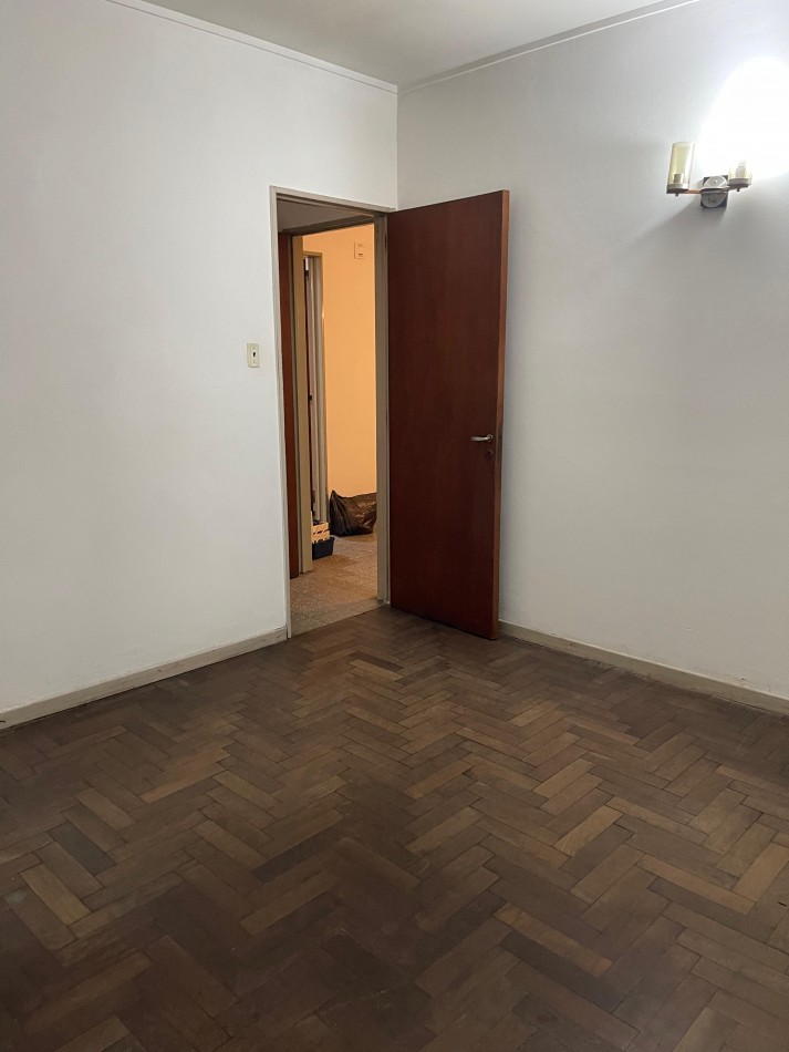 AV 1 E/ 61 Y 62 - PH UN DORMITORIO - CON PATIO