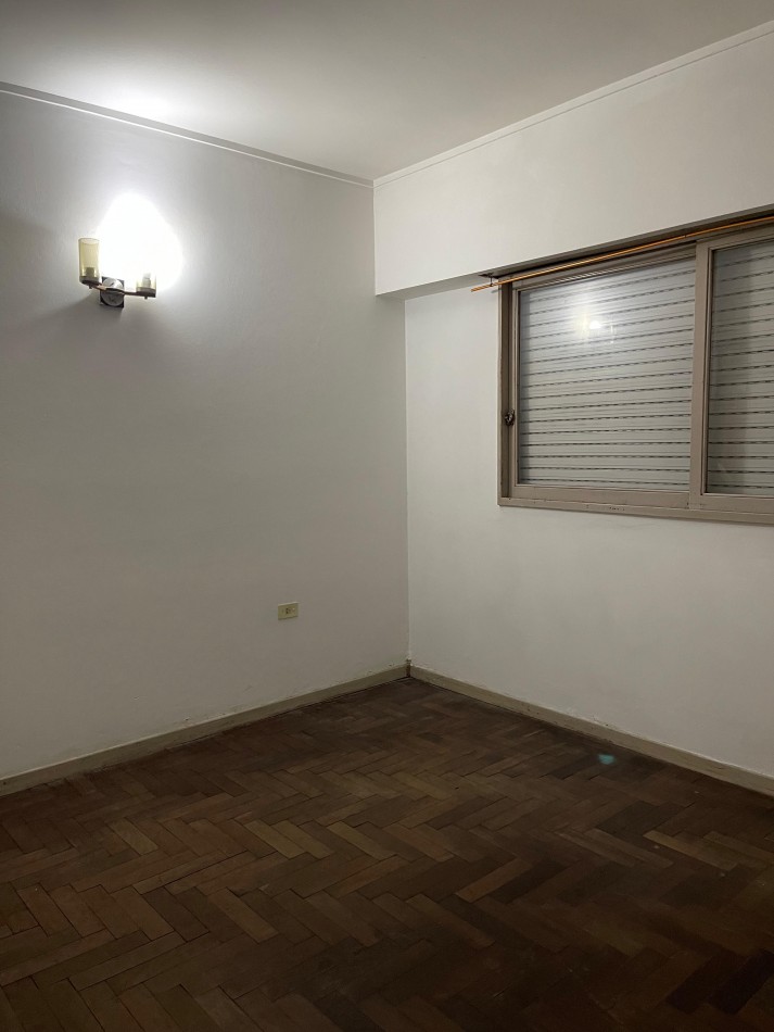 AV 1 E/ 61 Y 62 - PH UN DORMITORIO - CON PATIO