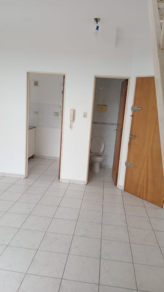 EXCELENTE DEPARTAMENTO DE 1 DORMITORIO -LIVING COMEDOR - COCINA EQUIPADA  