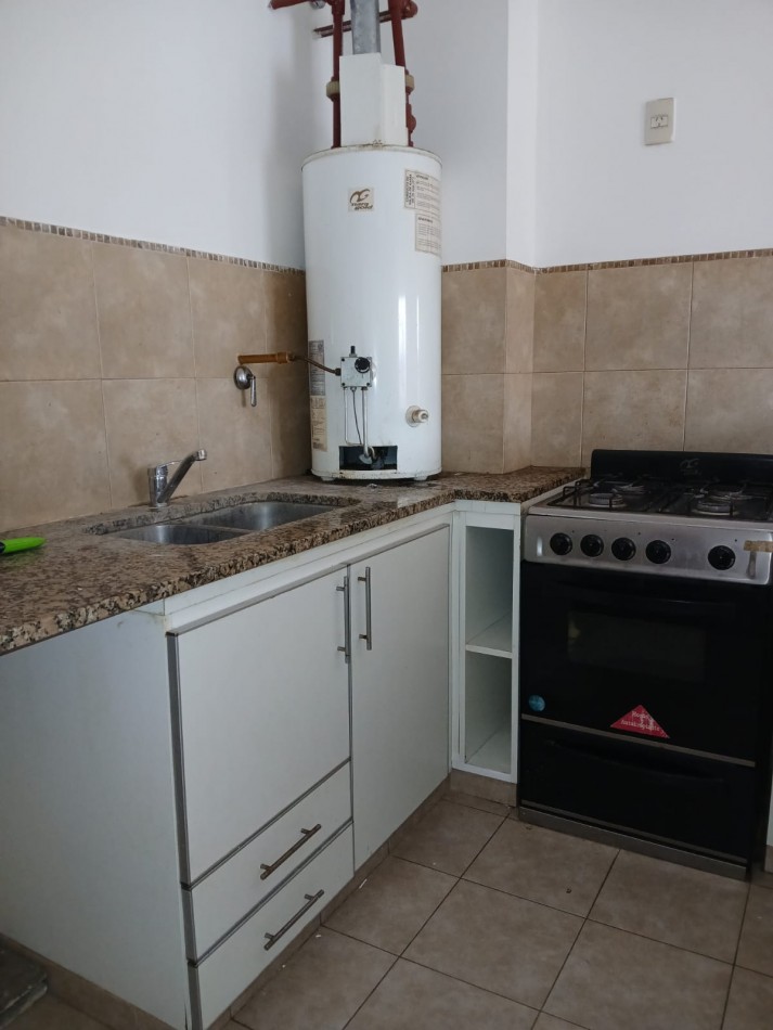 60 Y 30 - DEPTO CON BALCON - EDIFICIO CREDIL 