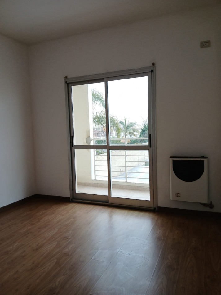 60 Y 30 - DEPTO CON BALCON - EDIFICIO CREDIL 