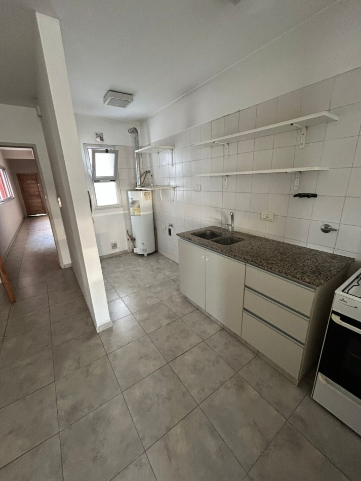 27 E/ 34 Y 35 - DEPARTAMENTO DE DOS DORMITORIOS CON COCHERA - TERRAZA PRIVADA 