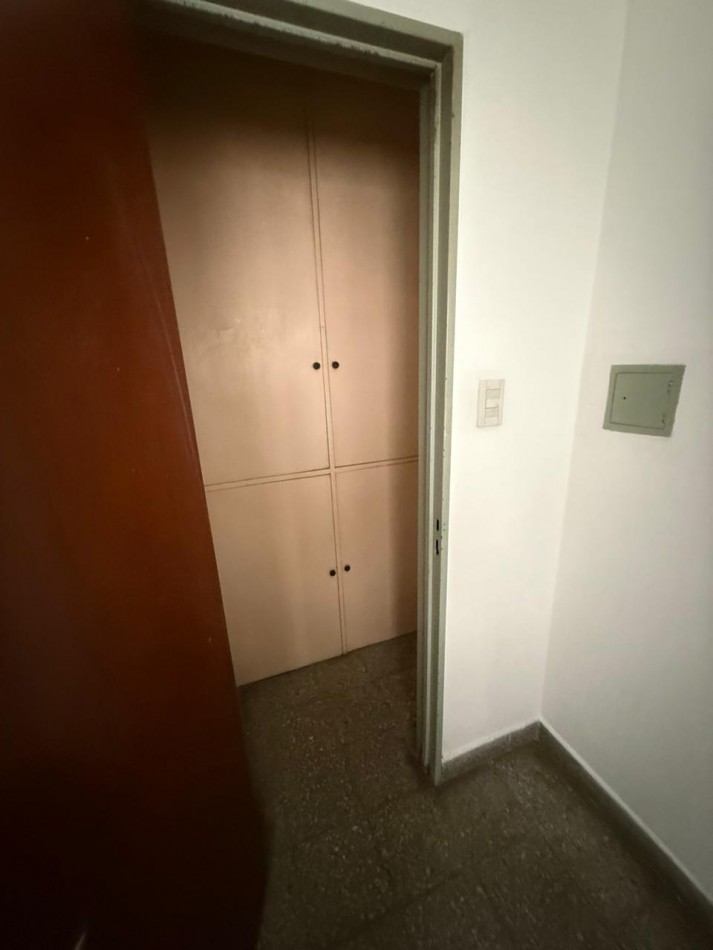 AV 1 E/ 61 Y 62 - PH UN DORMITORIO - CON PATIO