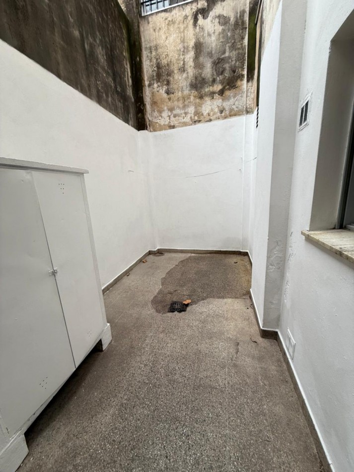 AV 1 E/ 61 Y 62 - PH UN DORMITORIO - CON PATIO