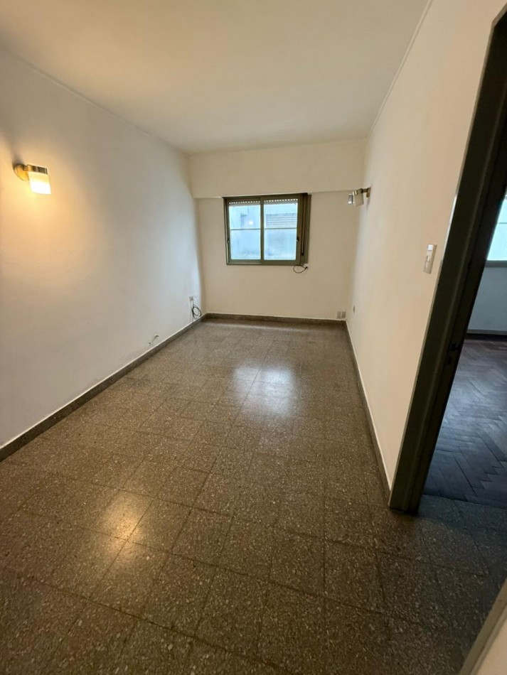 AV 1 E/ 61 Y 62 - PH UN DORMITORIO - CON PATIO