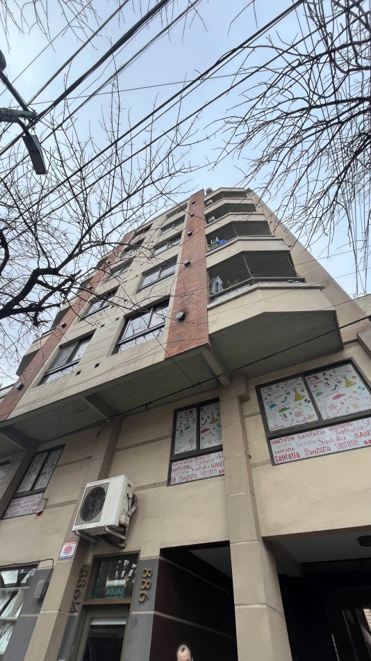 61 E/ 12 Y 13 - DEPARTAMENTRO DE 1 DORMITORIO CONTRAFRENTE 