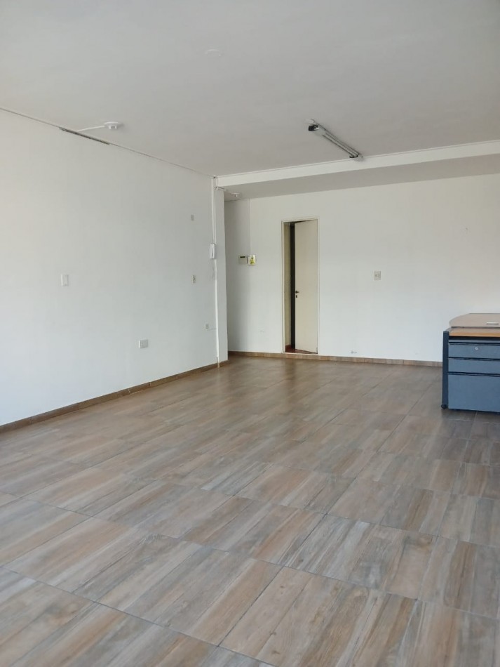 48 E/ 11 Y 12 - ALQUILAMOS OFICINA - 1 ER PISO - TRIBUNALES