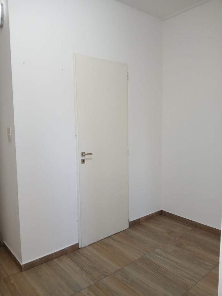 48 E/ 11 Y 12 - ALQUILAMOS OFICINA - 1 ER PISO - TRIBUNALES