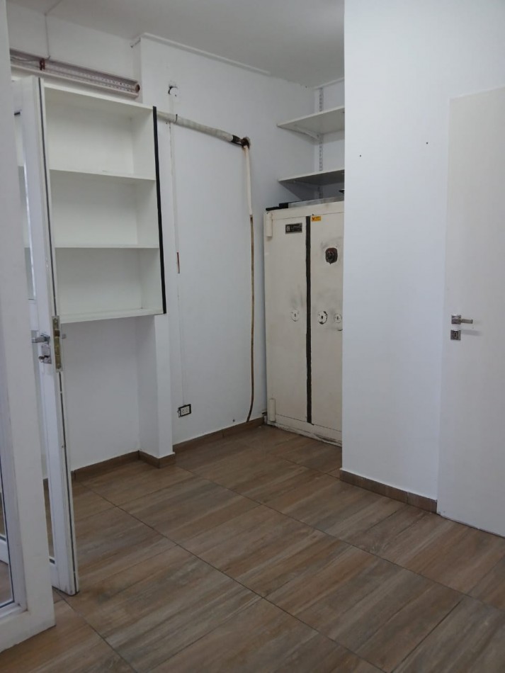 48 E/ 11 Y 12 - ALQUILAMOS OFICINA - 1 ER PISO - TRIBUNALES