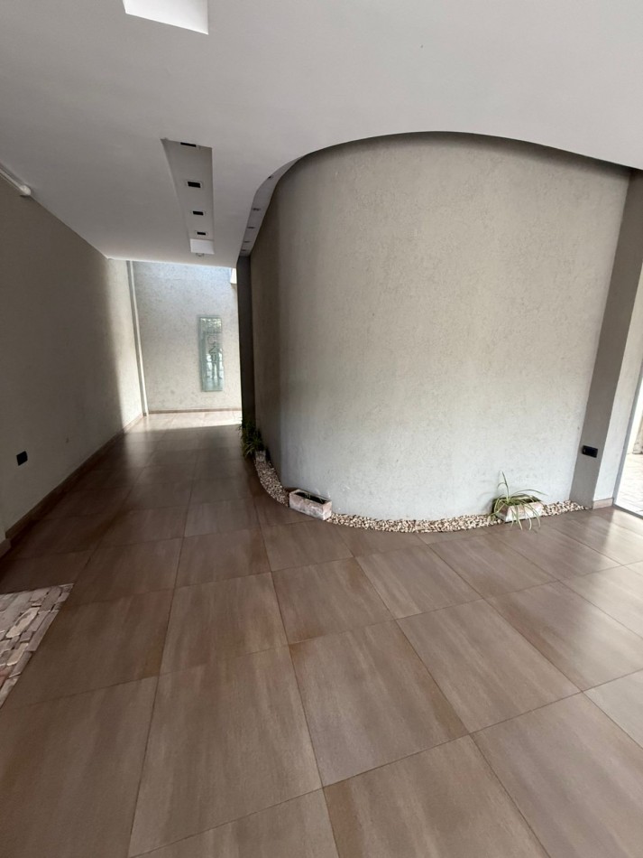 37 e/ 12 y 13 - depto 2 dorm con cochera descubierta- Barrio Norte