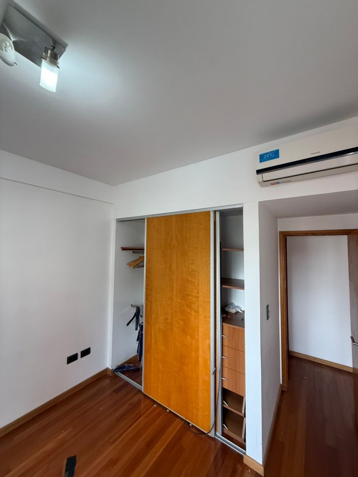 37 e/ 12 y 13 - depto 2 dorm con cochera descubierta- Barrio Norte