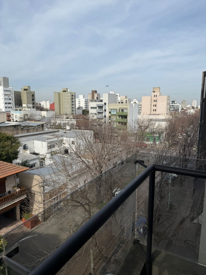 37 e/ 12 y 13 - depto 2 dorm con cochera descubierta- Barrio Norte