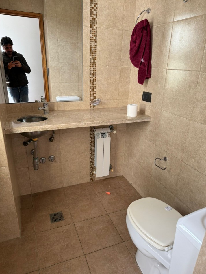 37 e/ 12 y 13 - depto 2 dorm con cochera descubierta- Barrio Norte