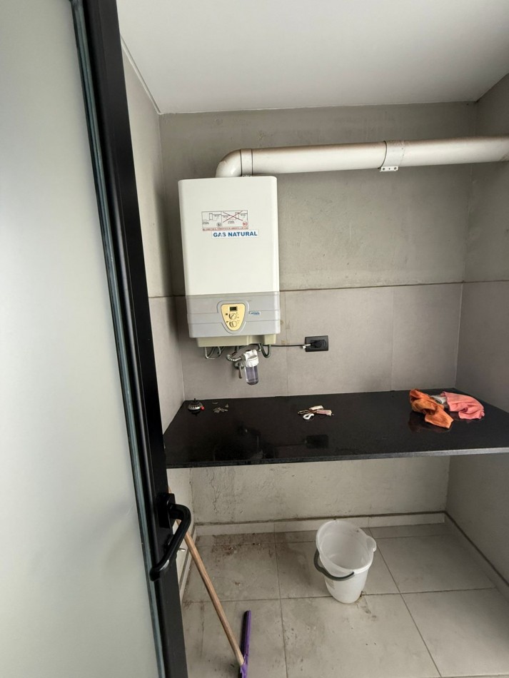 37 e/ 12 y 13 - depto 2 dorm con cochera descubierta- Barrio Norte