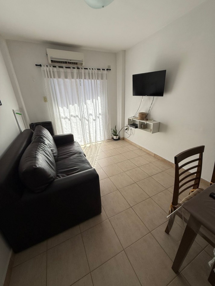 61 E/ 12 Y 13 - DEPARTAMENTRO DE 1 DORMITORIO CONTRAFRENTE 