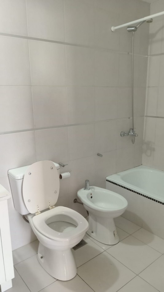 46 E/ 15 Y 16 - ALQUILER 1 DORM -  MODERNO