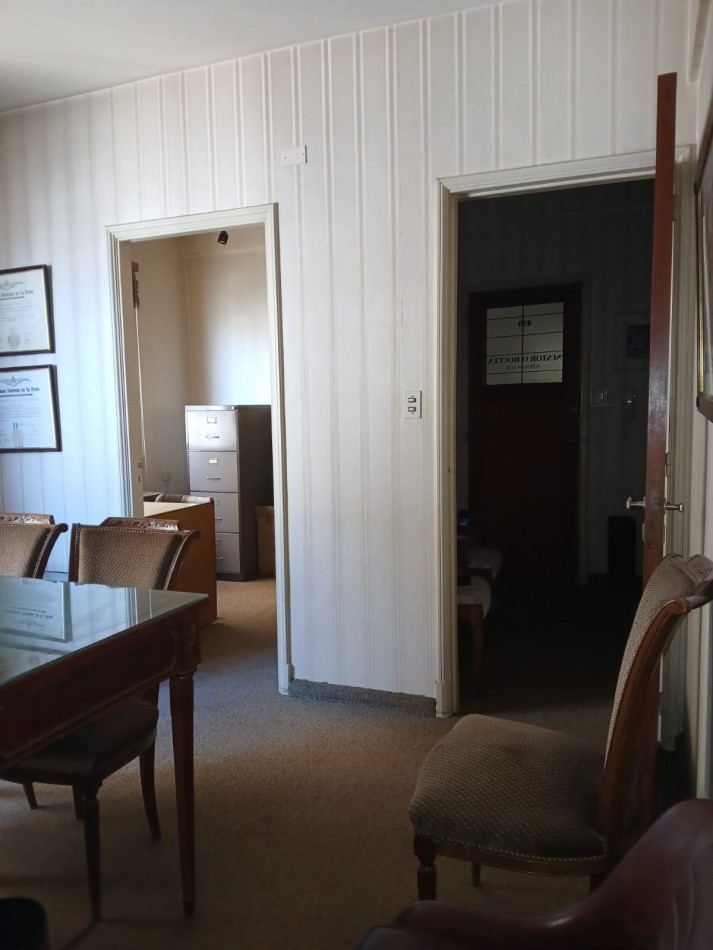 48 E/ 12 Y 13 - VENTA OFICINA - ZONA TRIBUNALES 