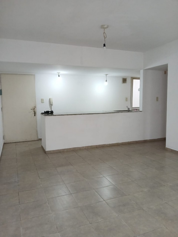 57 e/ 21 y 22 - 1 dormitorio - en alquiler